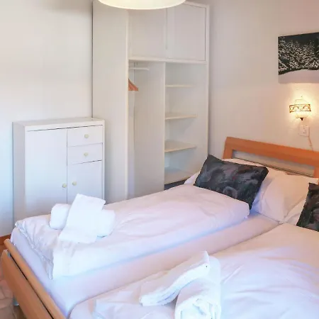 Lake-placid Apartment
